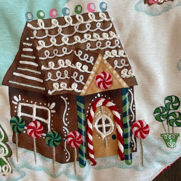 Nicole Miller 50in Gingerbread House Christmas Tree Skirt Embroidered New - Picture 12 of 16
